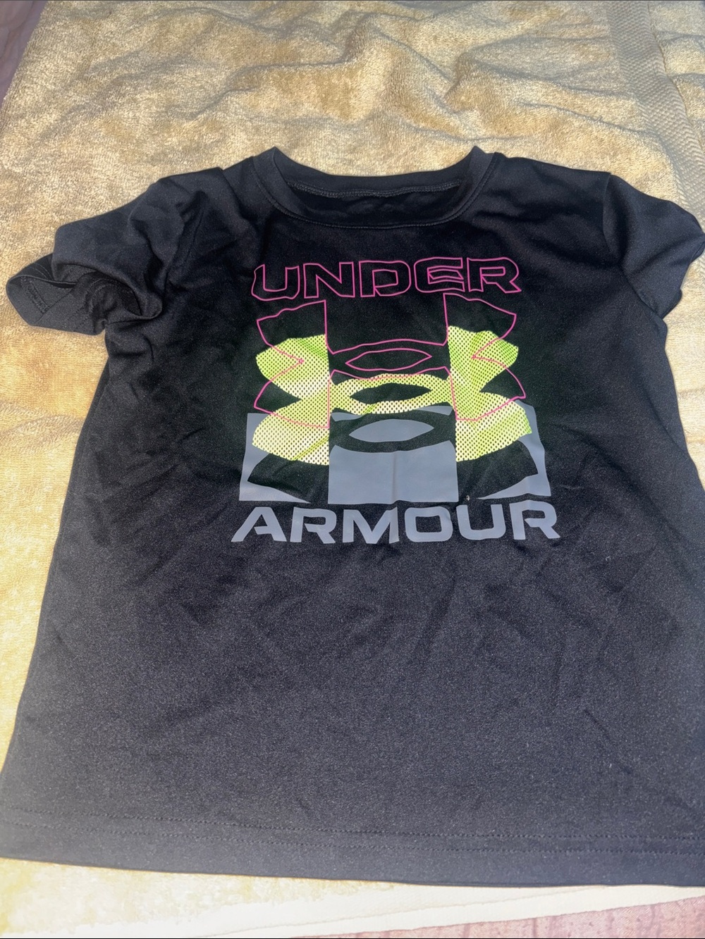 ⭐️ 5 for $ 25.00 ⭐️Under Armour Kids' Black Graphic Tech T-Shirt SPF SZ 6